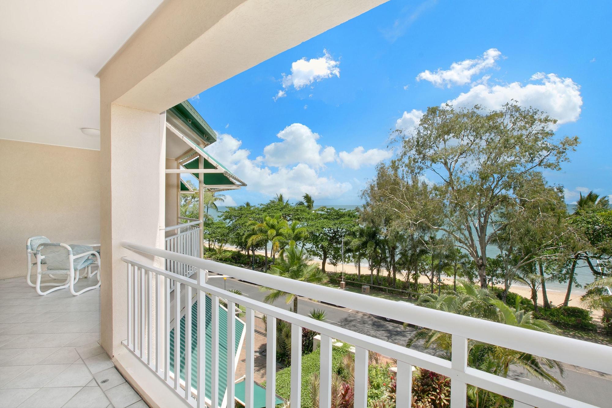 On The Beach Apartments Trinity Beach Exterior foto