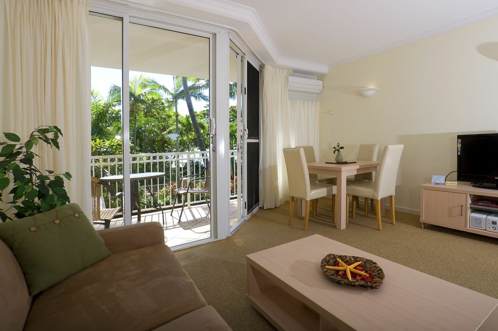 On The Beach Apartments Trinity Beach Exterior foto